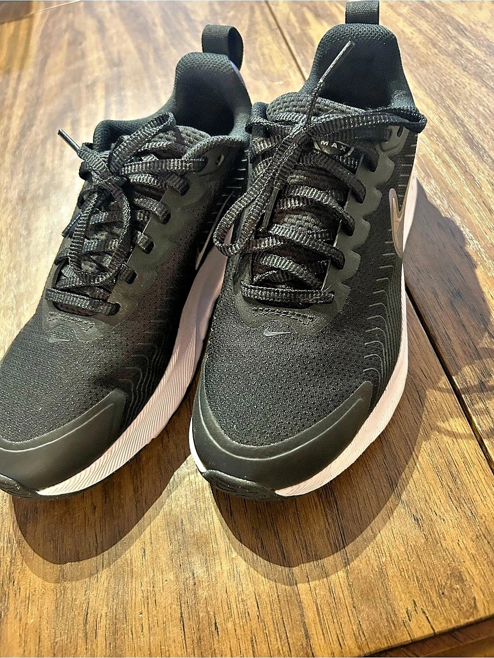 Nike Air Max Nuaxis Black & White US 9 Athletic Sneakers